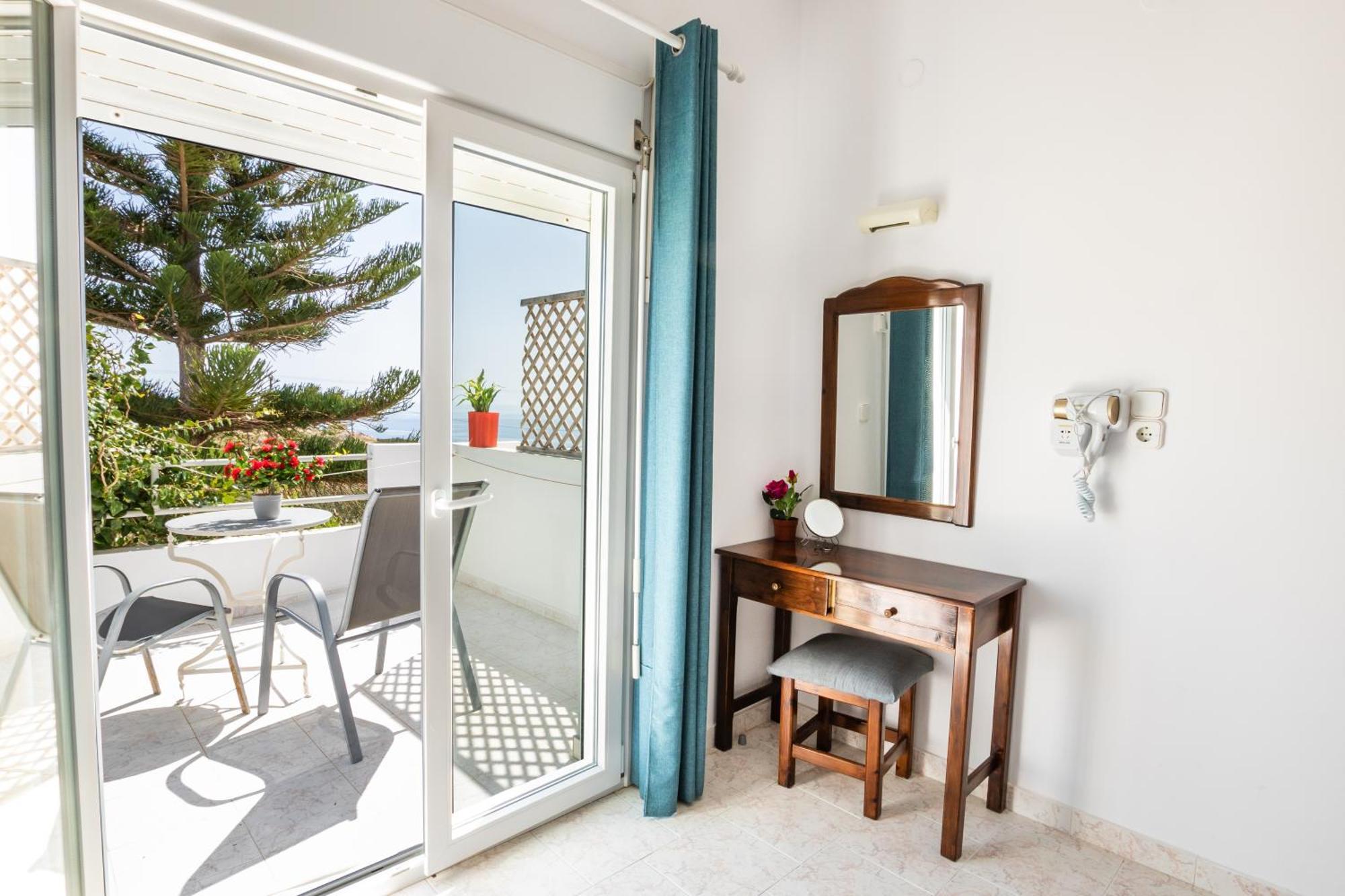 Perama Hotel, Karpathos Amoopi Exterior photo